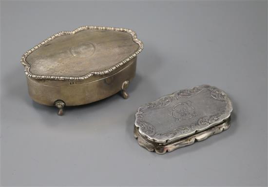 A Victorian silver snuff box by Foxhall & Co, Birmingham, 1851 and a George V silver trinket box, trinket box 80mm.